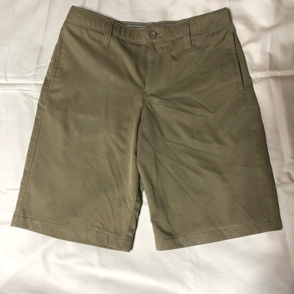 Boys golf under armour khaki shorts